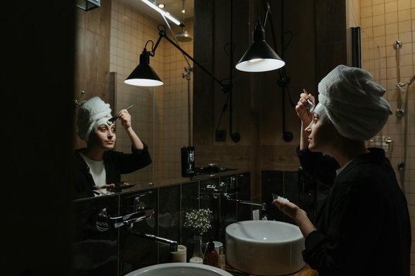 Découvrez les tendances des robes léopard à adopter en 2025